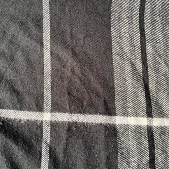 V. FRAAS Made in Germany Plaid Shawl - Picture 8 of 12